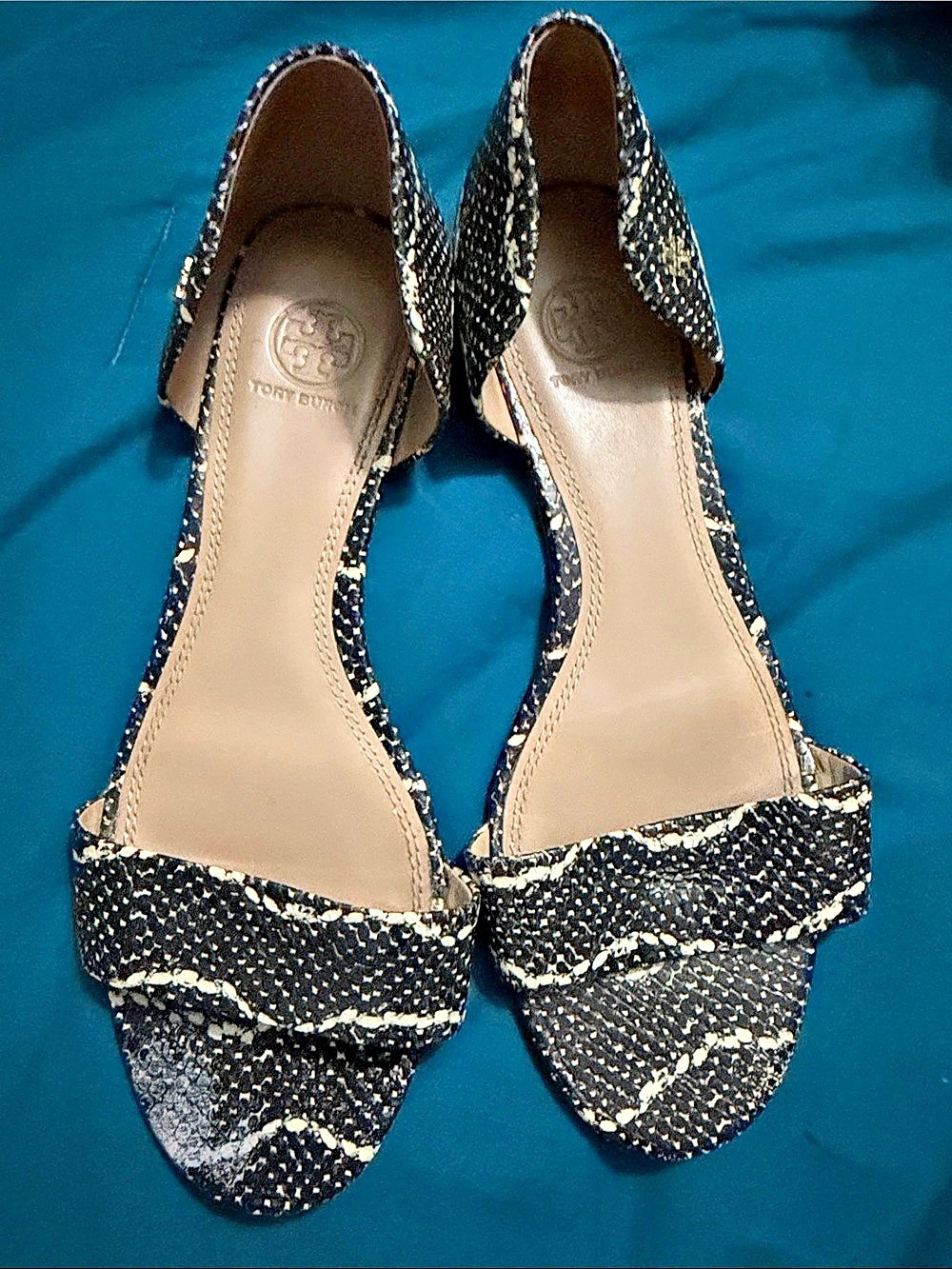 Tory Burch Savannah Open Toe Flats Black & White Snakeskin Sz 10